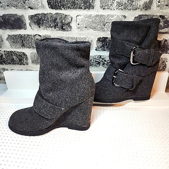 MIA Women's Size 7M Barton Grey Fabric Covered Wedge Heel Buckle Ankle Boots - Picture 3 of 8